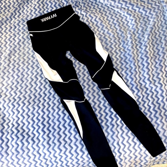 IVY PARK🔥 XS leggings, like new - Picture 2 of 5